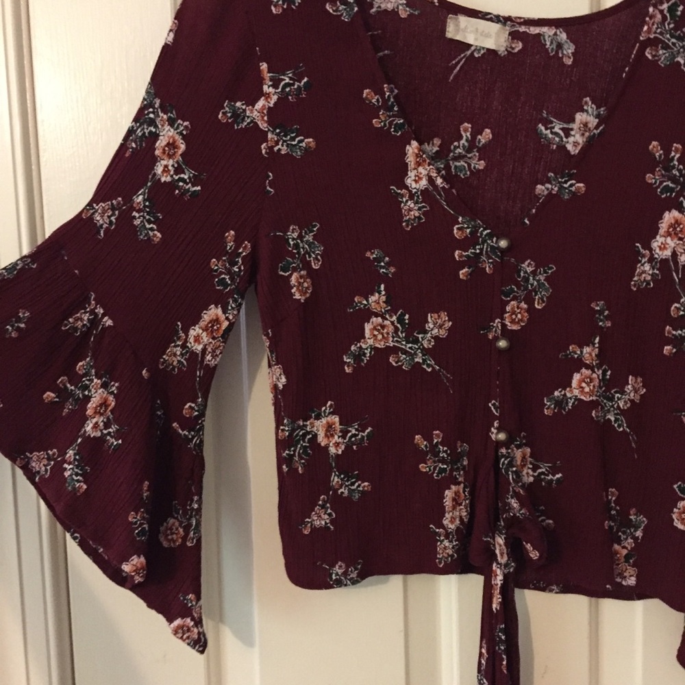 Altar'd State Arla V-Neck Top - Picture 4 of 14